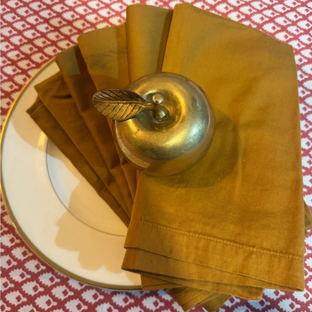 Crate and Barrel set of 6 Gold Ravenna napkins 20x20